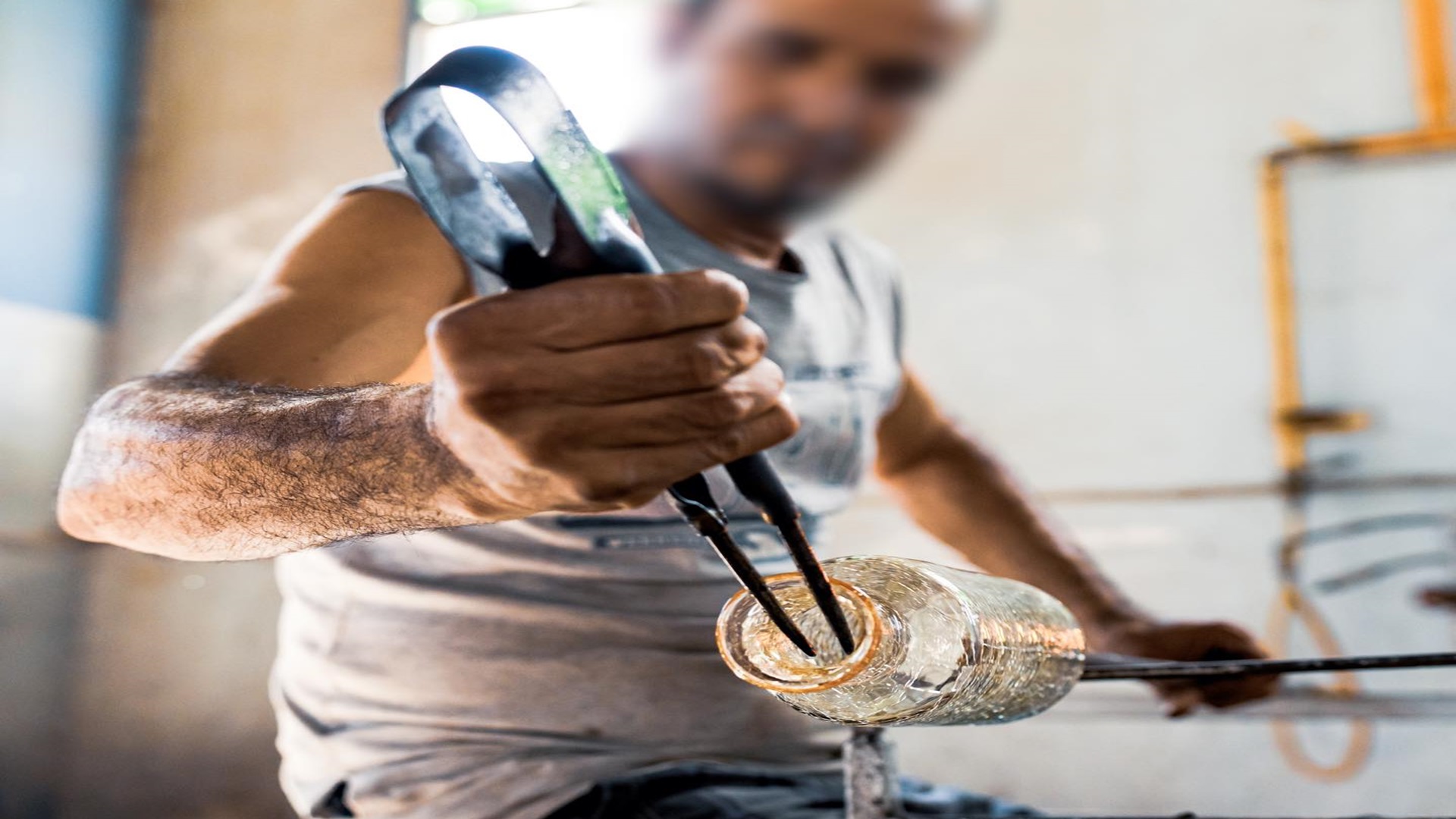 Kalys : La Magie du Verre Soufflé, Un Artisanat d'Excellence.